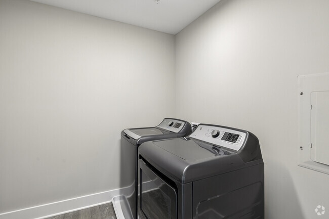 1BR, 1.5BA - 1,184SF - Laundry - Tumblerock Luxury Apartments