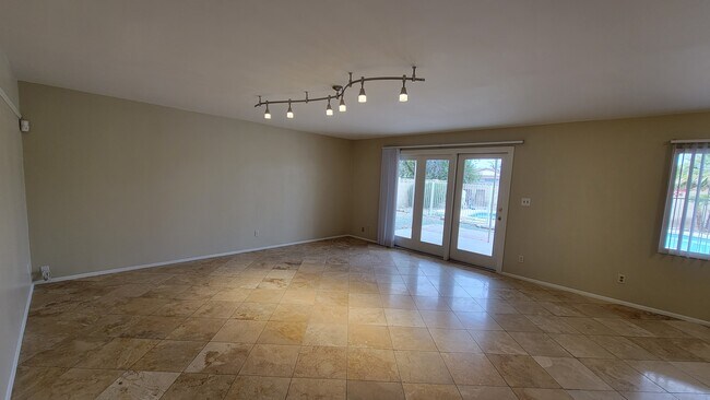 Building Photo - 1328 E Hermosa Dr