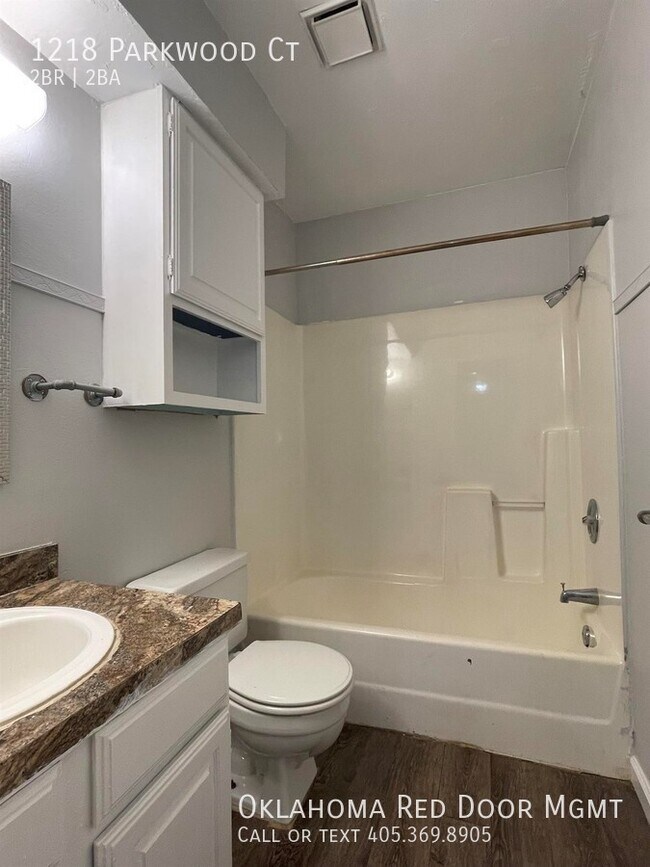 Building Photo - 1218 Parkwood Ct