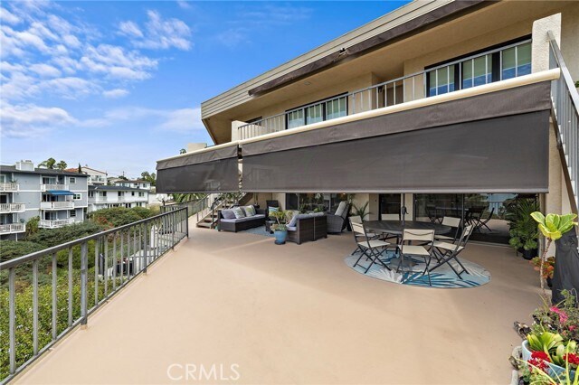 Foto del edificio - 320 Encino Ln