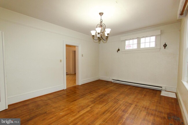 Foto del edificio - 204 W Washington St