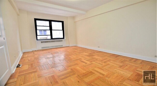 Foto del edificio - EAST 56 STREET