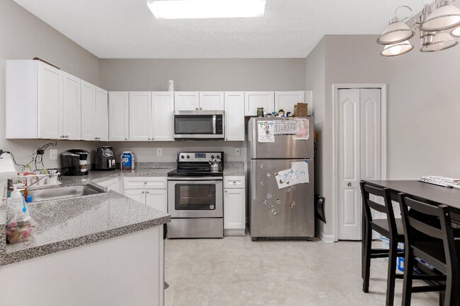 Building Photo - 16511 Enders Terrace