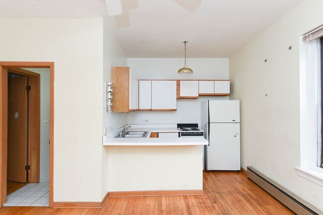 Foto del edificio - 634 W Barry Ave