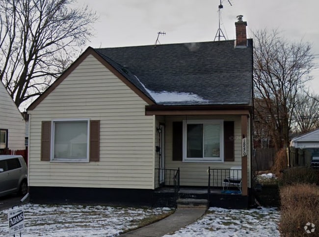 Building Photo - 18570 McCormick St