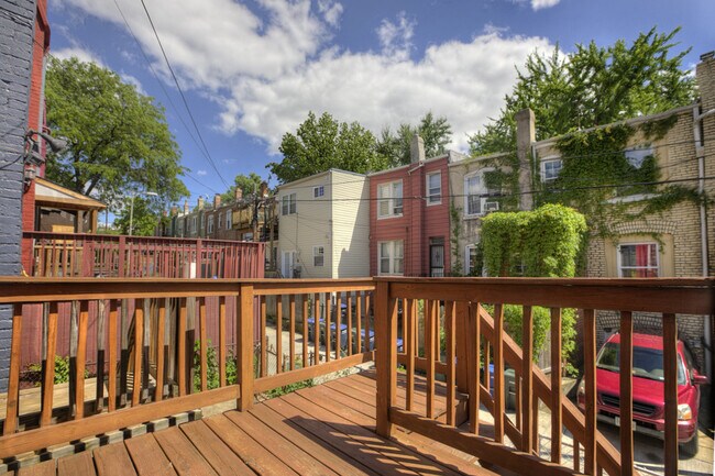 Foto del edificio - 770 Hobart Pl NW