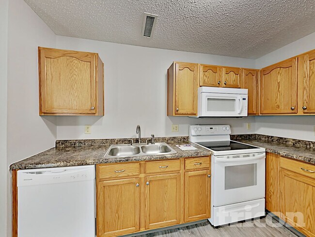 Foto del edificio - 14674 Fawn Hollow Ln