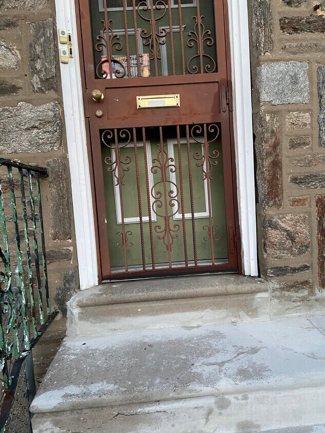 Front entrance - 5253 Westford Rd