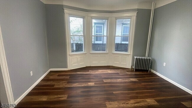 Foto del edificio - 55 Treacy Ave