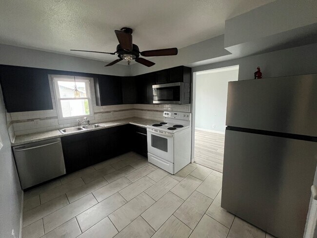 Foto del edificio - 5907 SE 8th St