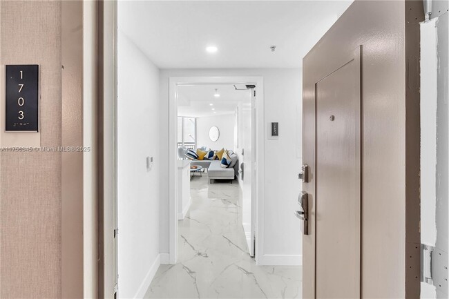 Building Photo - 17375 Collins Ave