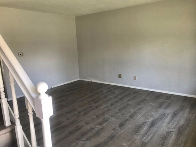 Foto del edificio - 1309 W Chestnut St