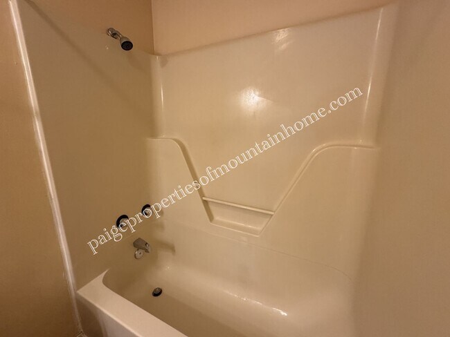 Foto del edificio - 3 bedroom, 1 bath Home