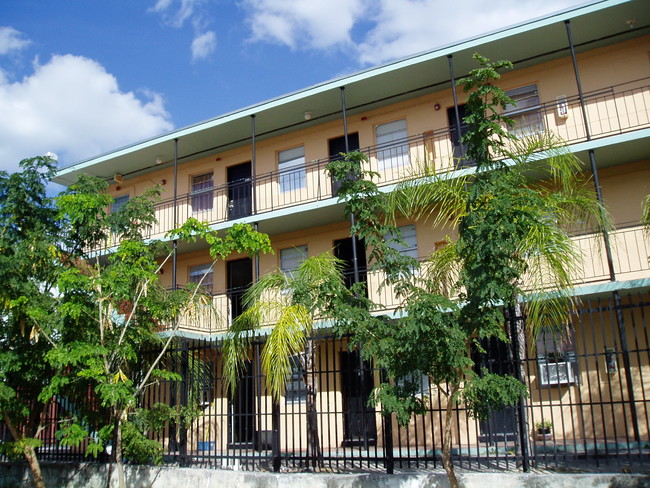 Building Photo - Miami Riverfront Apartments