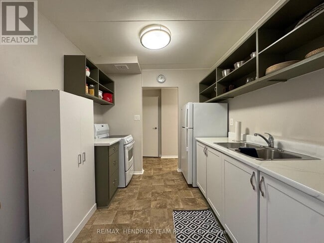 Building Photo - 38 Arran Dr