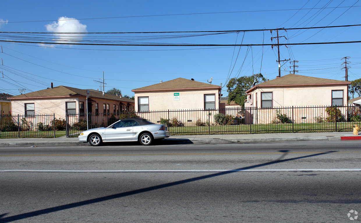 Primary Photo - 4802-4808 W 111th St