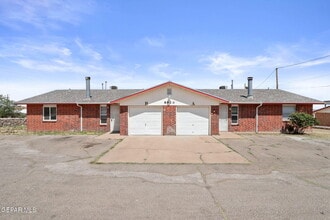 Building Photo - 8920 Leo St