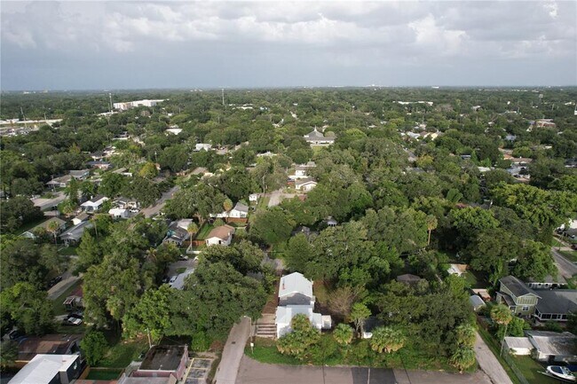 Foto del edificio - 6506 N Wellington Ave