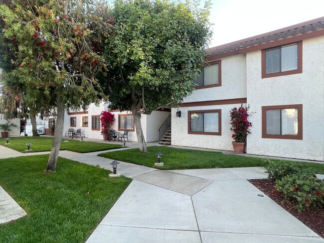 Building Photo - Charming 2-bedroom, 1-bathroom located in Glendora