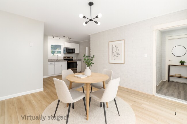 Foto del edificio - 721 Reinhard Ave