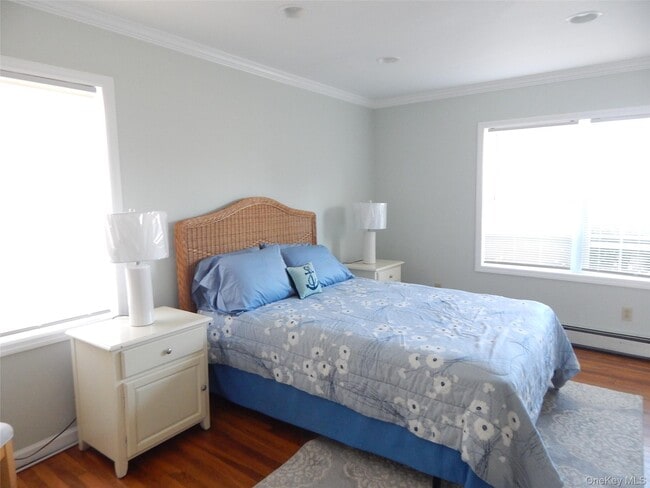 Building Photo - 15 Maple St