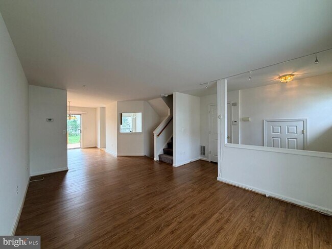 Foto del edificio - 125 Hidden Hill Cir
