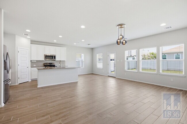 Building Photo - 171 Catalina Dr