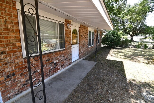 Foto del edificio - 3 bedroom, 1.5 bath home in quaint, well m...