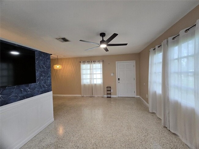 Foto del edificio - 5712 Dartmouth Ave N