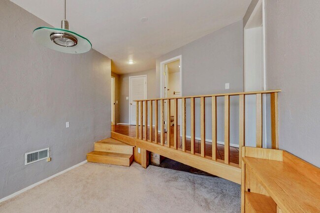 1321 Lobo Pl NE - 4