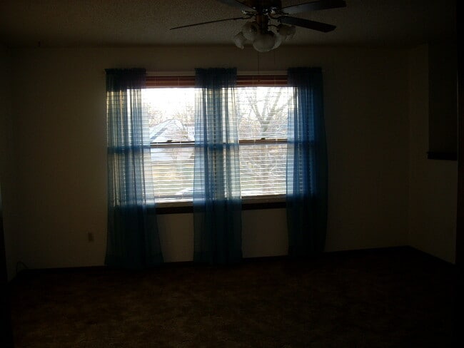 Building Photo - 203 Larkin Ave