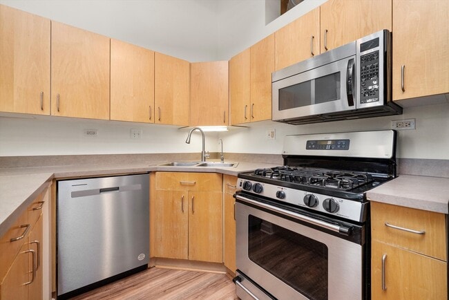 Foto del edificio - 900 N Kingsbury St