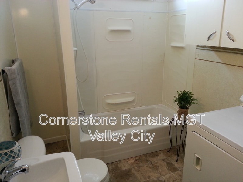 Primary Photo - 309 College St SE