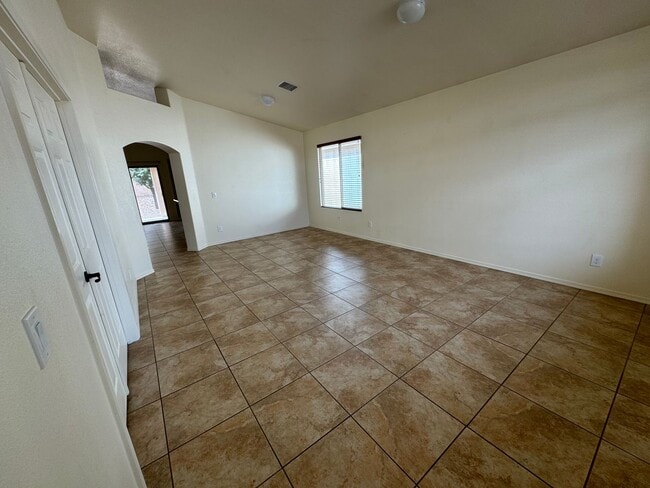 Foto del edificio - 4BR/2BA/2CG, TESLA CHARGER 1765 sq.ft. ren...