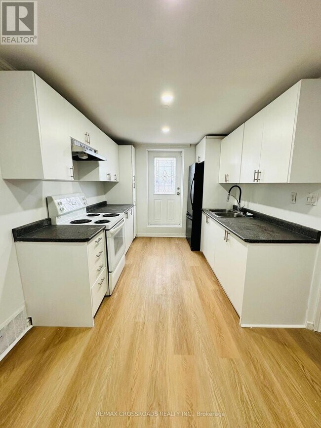 Building Photo - 1405 Woodbine Ave