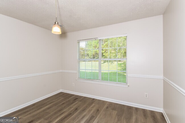 Building Photo - 1399 Crestlake Ct