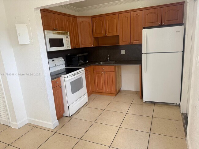 Foto del edificio - 4701 NW 9th Dr