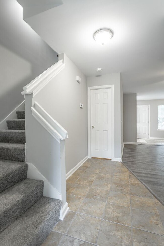 Foto del edificio - 2 Bedroom, 2 Bath townhome in East Brainerd!