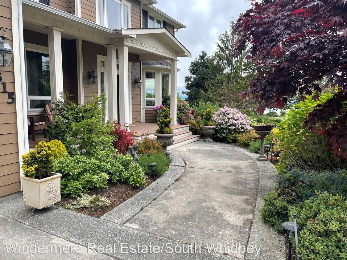 Foto del edificio - 3 br, 3.5 bath House - 4815 Verbena Lane