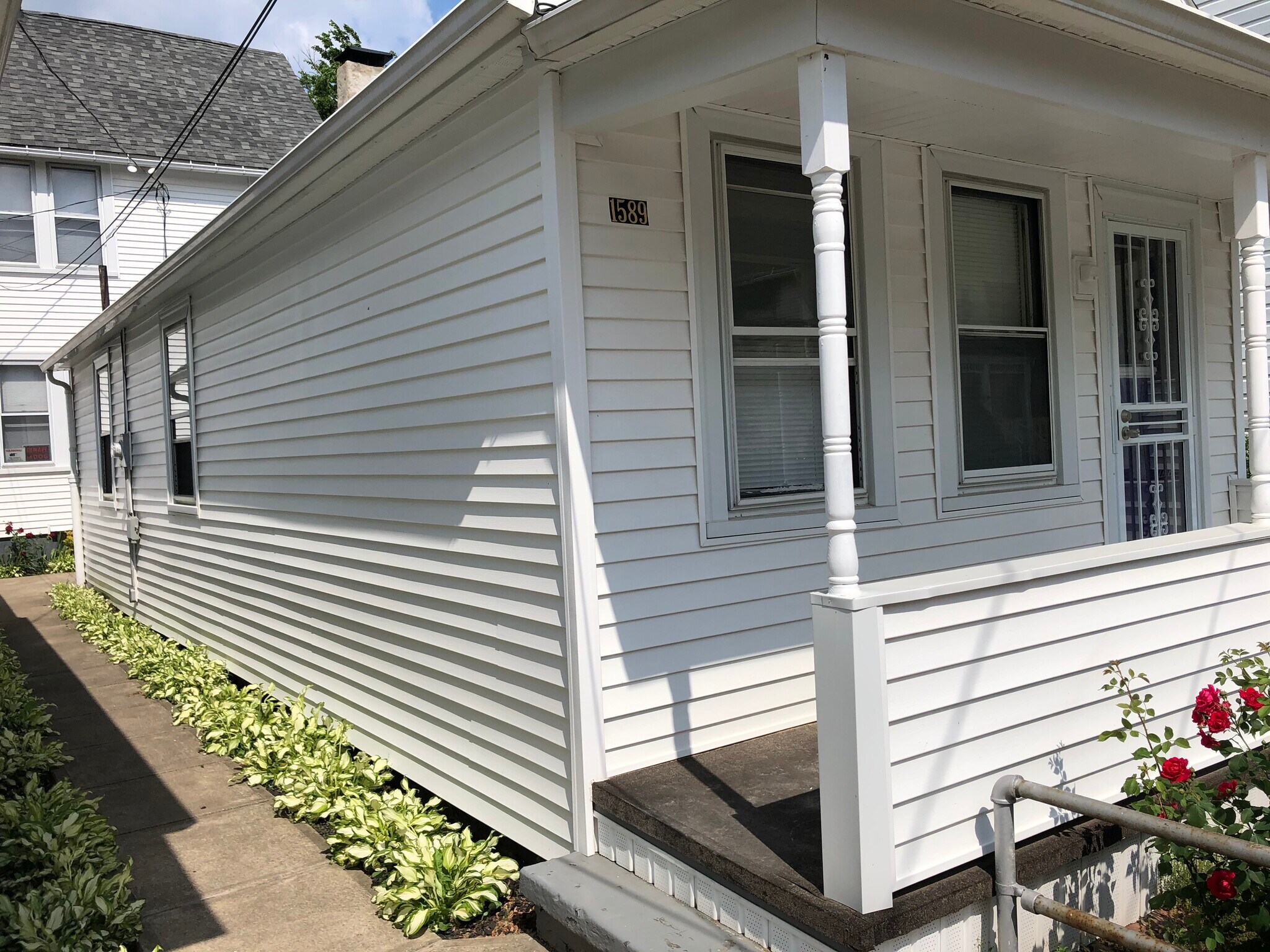 1589 E 32nd St Cleveland, OH 44114 – photo 4