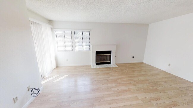 Foto del edificio - 2/2 Upstairs Condominium in Park Vineyard Community for Lease in Rancho Cucamonga!