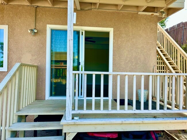 Building Photo - 3346 San Carlos Dr
