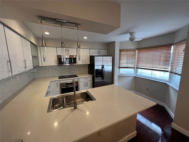 Photo - 261 Navarre Ave Apartment