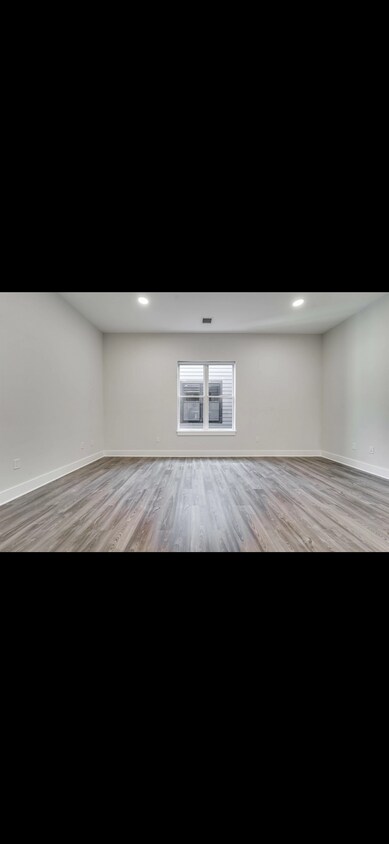 Foto principal - 660 Grand St