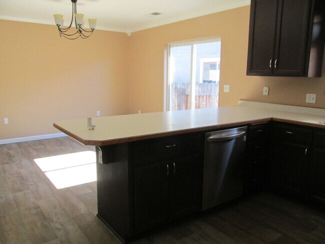 Foto del edificio - 585 N Mesa St