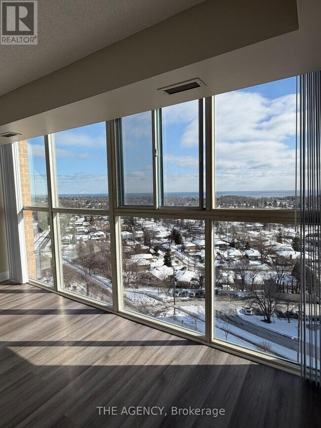 Photo du bâtiment - 90 Dale Ave