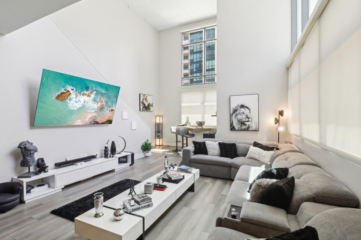 Foto principal - 645 Front St
