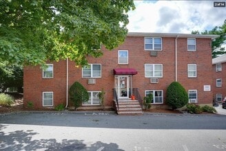 Building Photo - 39 Montvale Ave