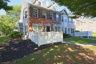 Building Photo - 361 Hadleigh Ln
