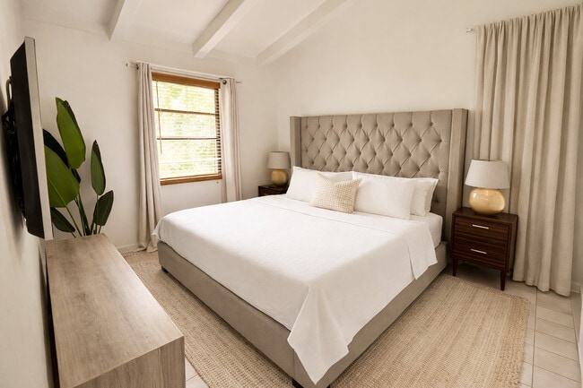 Photo - 2512 Sugar Loaf Ln House